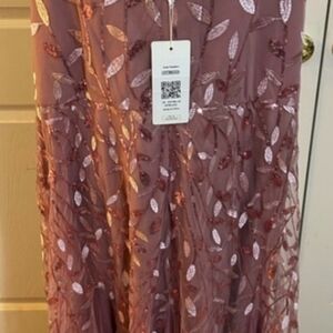 Women's Double V-Neck Fishtail Sequin Evening Dress . Size 26 . ever pretty